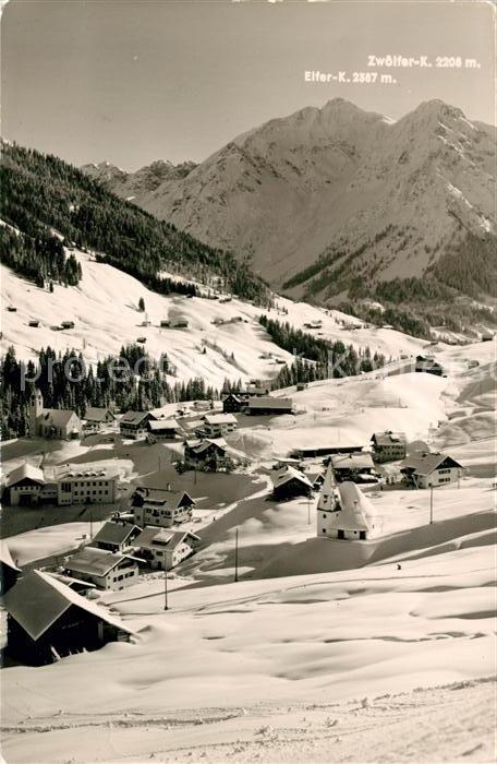 Hirschegg Kleinwalsertal Vorarlberg mit Elfer und Zwoelferkogel