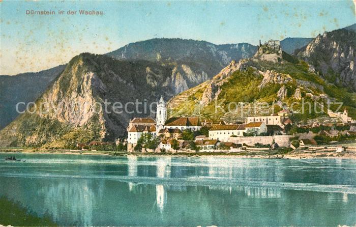 Duernstein Wachau Blick ueber die Donau Burgruine