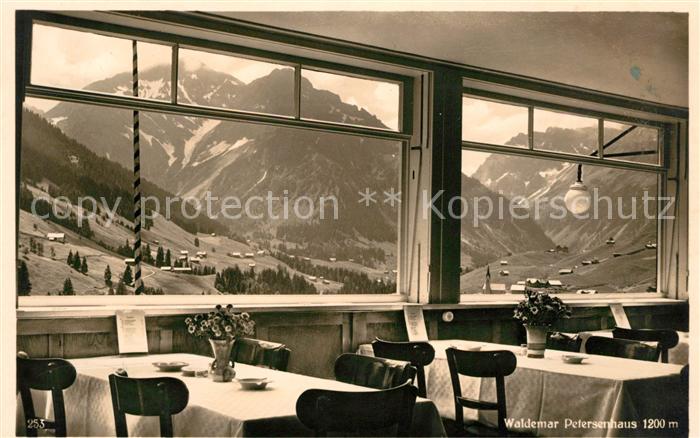 Hirschegg Kleinwalsertal Vorarlberg Waldemar Petersenhaus mit Elfer und Zwoelfer