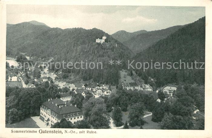 Gutenstein Niederoesterreich mit Ruine