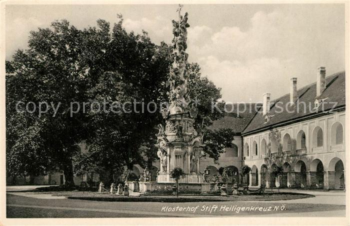Heiligenkreuz Niederoesterreich Klosterhof Stift Heiligenkreuz