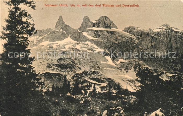 Lindauer Huette Berghuette mit den drei Tuermen und Drusenfluh Gebirgspanorama R