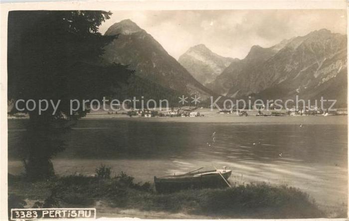 Pertisau Achensee Uferpartie am See Ruderboot Alpenpanorama