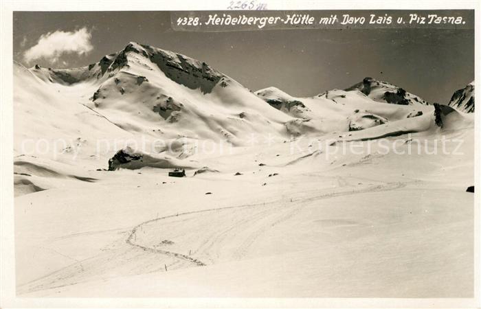 Heidelberger Huette mit Davo Lais und Piz Tasna Gebirgspanorama Alpen