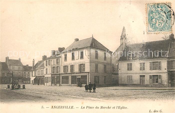 Angerville Essonne Place du Marché et l'Eglise