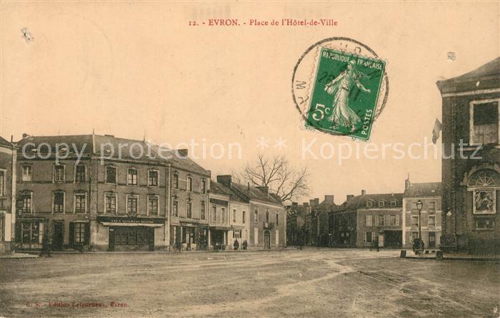 Evron Place de l_Hotel de Ville