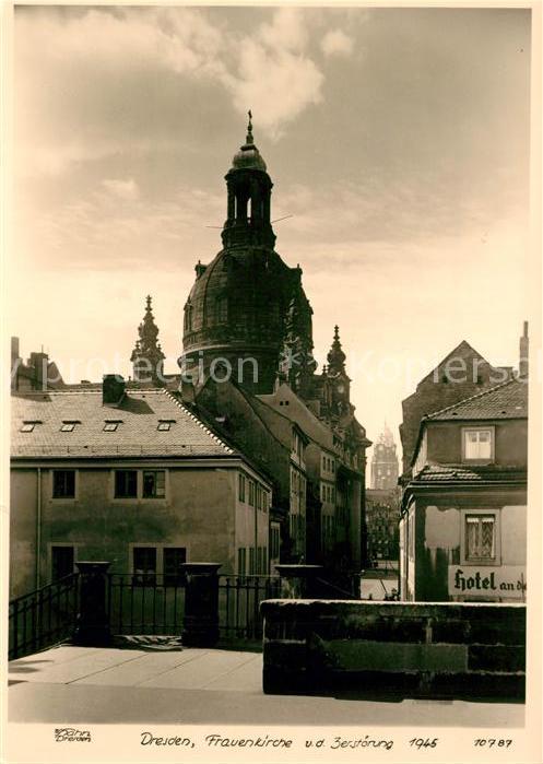 Foto Hahn Nr. 10787 Dresden Frauenkirche vor der Zers