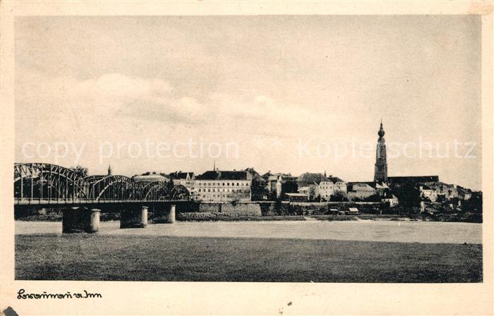 Braunau Inn Blick ueber den Inn zur Stadt