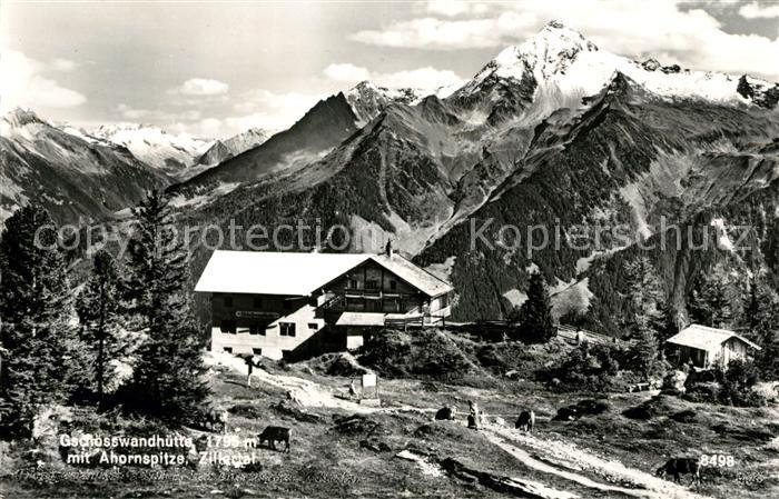 Gschoesswandhuette Zillertal mit Ahornspitze Zillertaler Alpen