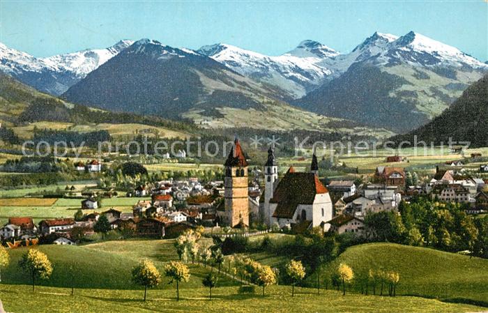 Kitzbuehel Tirol Gesamtansicht mit Alpenpanorama