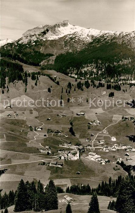 Hirschegg Kleinwalsertal Vorarlberg mit Hoch Ifen mit Gottesackerplateau