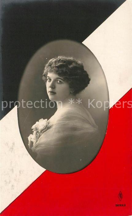 Schwarz Weiss Rot Frau