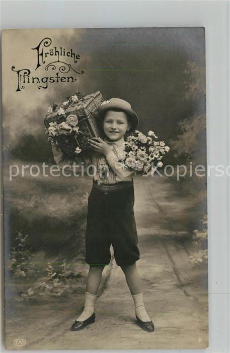 Pfingsten Pentecost Pentecote Kind Junge Blumen Foto-EAS-Nr. 2