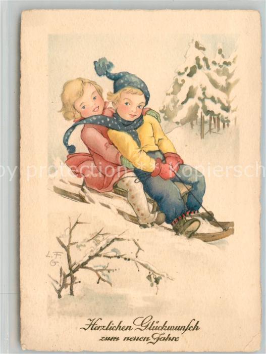 Schlitten Schnee Kinder Zipfelmuetze Neujahr