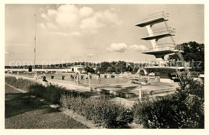 Wolfsburg Schwimmbad Sprungturm