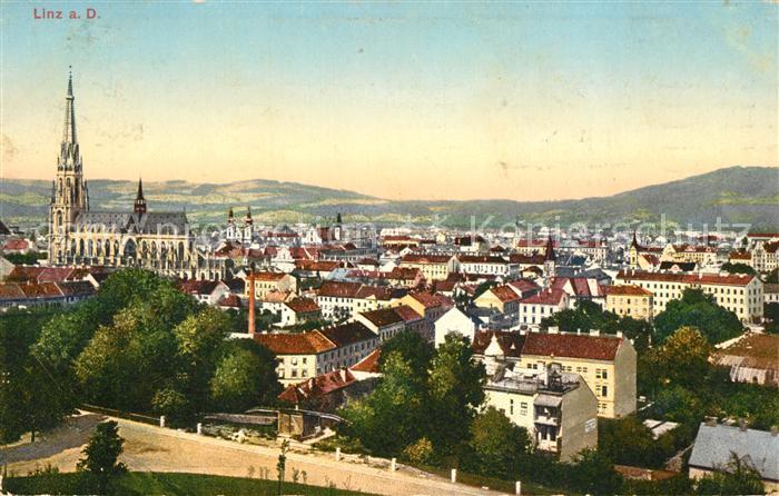 Linz Donau Panorama mit Kirche