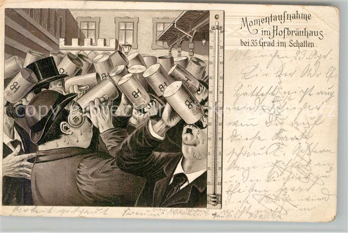 Muenchen Bayern Momentaufnahme im Hofbraeuhaus bei 35 Grad im Schatten Bierkrueg