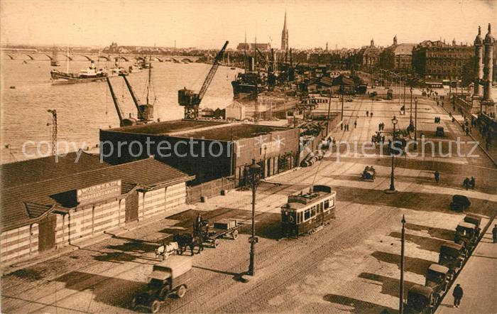 Bordeaux Les Quais Port Tram