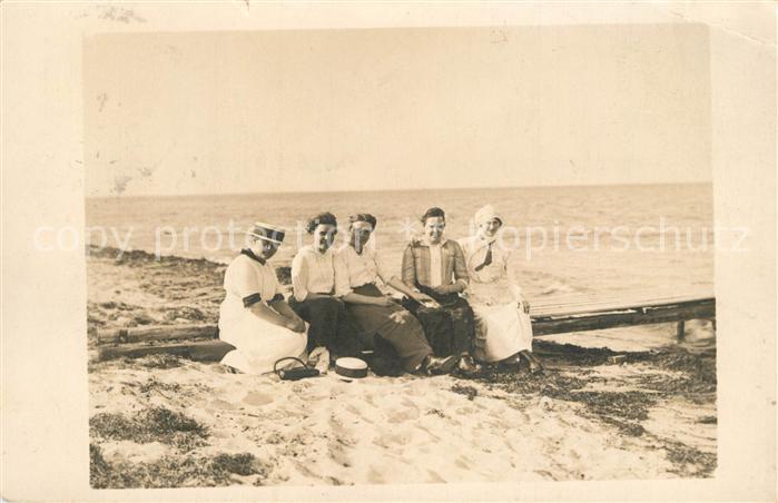 Norderney Nordseebad Junge Damen am Strand