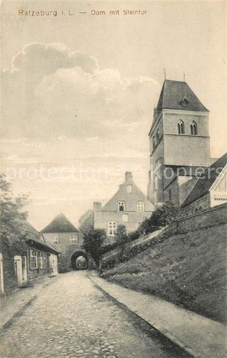 Ratzeburg Schleswig-Holstein Dom mit Steintor