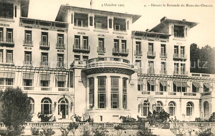 Hyeres Devant la Rotonde du Mont des Oiseaux