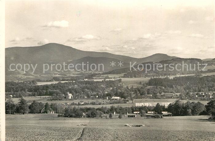 Celadna V pozadi Lysa hora