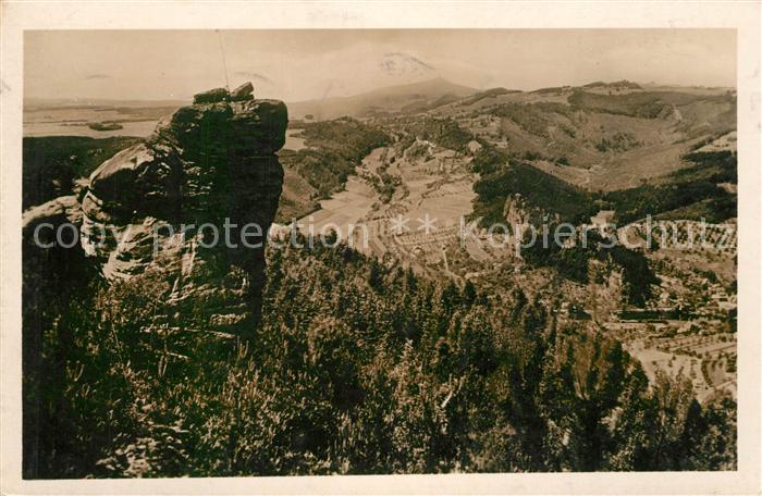 Cesky Raj Sedmihorky Sokol v pozadi Jested