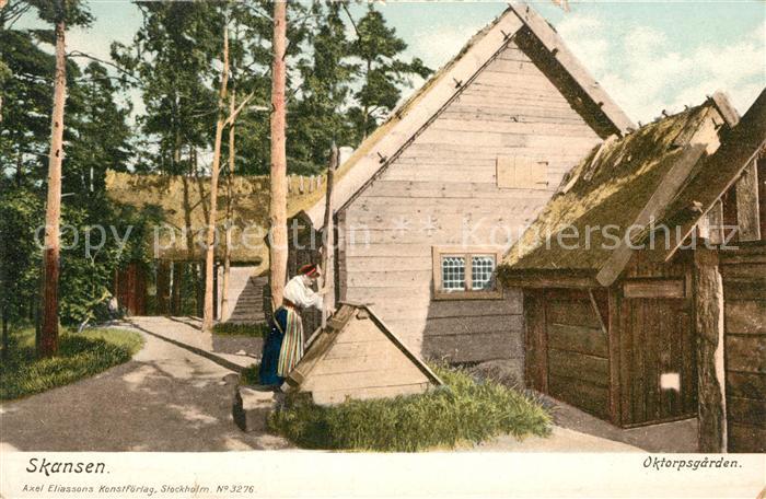 Skansen Stockholm Oktorpsgarden Frau in Tracht