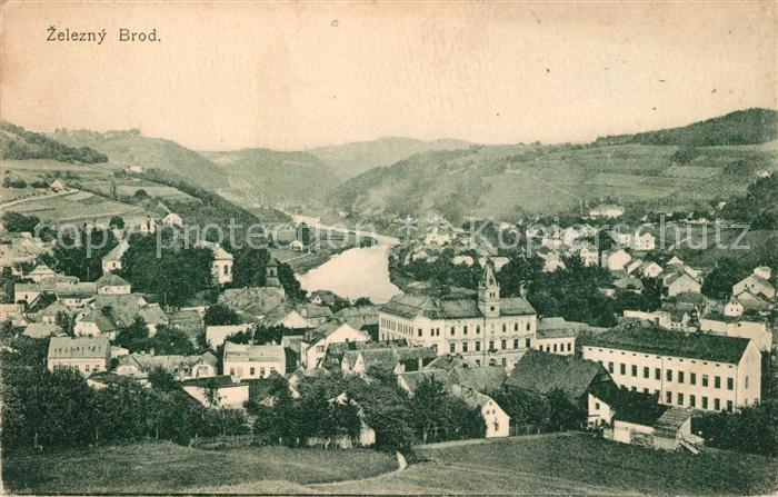 Zelezneho Brodu Fliegeraufnahme mit Flusspartie