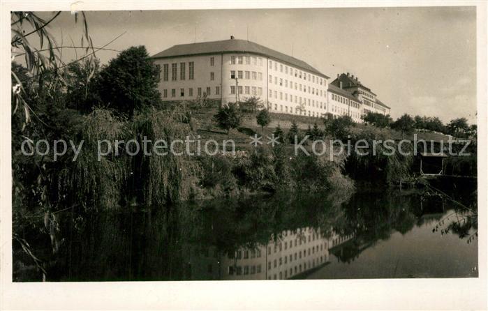 Velke Mezirici skoly a divci ustavy Svetla