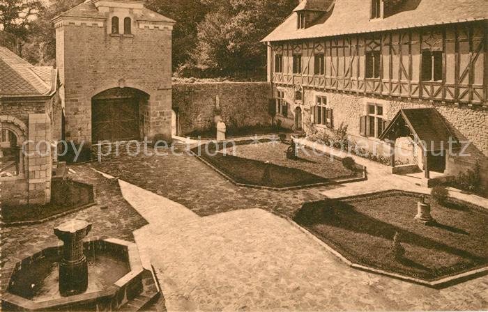 Abbaye d Orval Belgie Abbaye d’Orval Cour d Entree