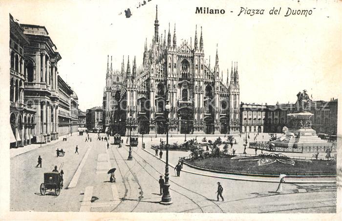 Milano Piazza del Duomo Monumento Dom Denkmal