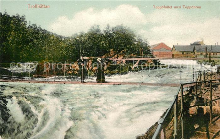 Trollhaettan Toppoefallet med Toppoebron Wasserfaelle Haengebruecke