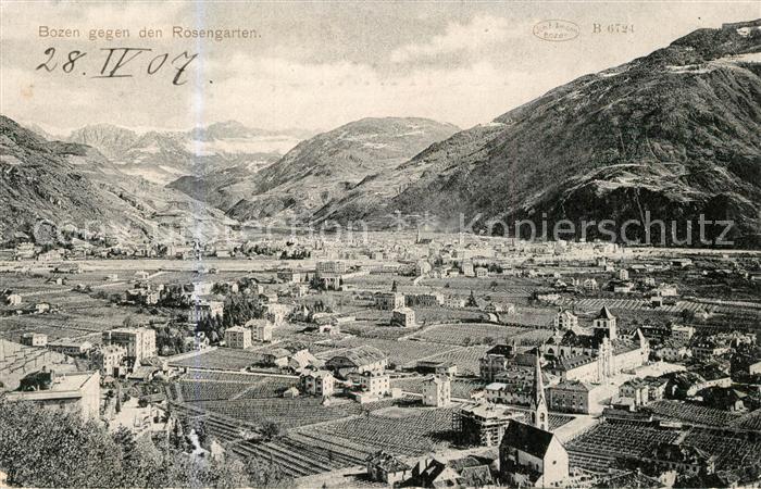 Bozen Suedtirol Panorama Blick gegen den Rosengarten Dolomiten