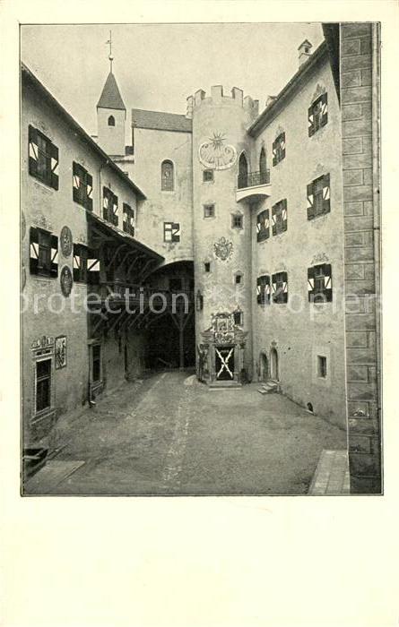 Brunico Castello Cortile del Castello Schloss