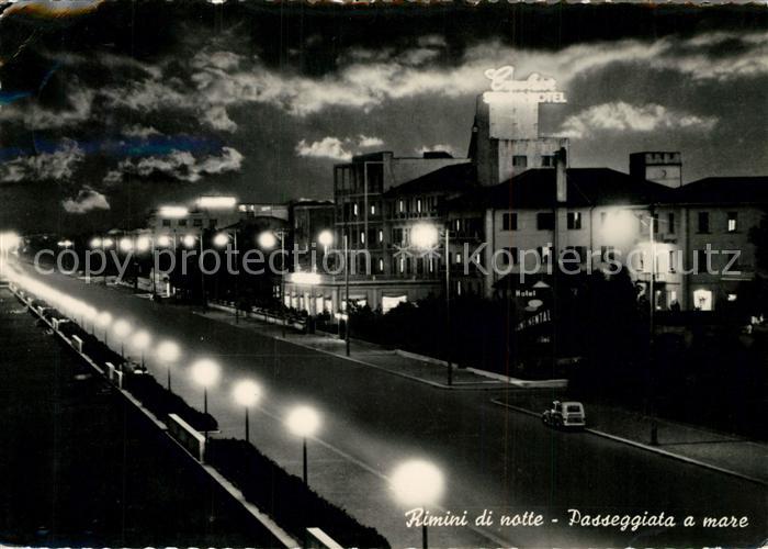 Rimini di notte Passeggiata a mare