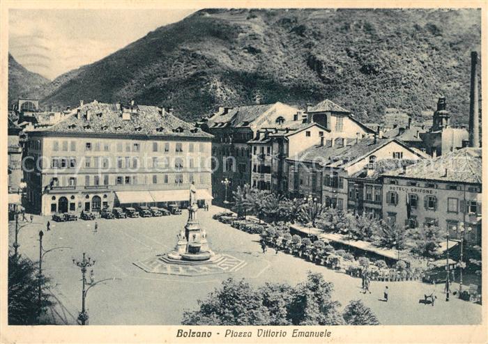 Bolzano Piazza Vittorio Emanuele Monumento