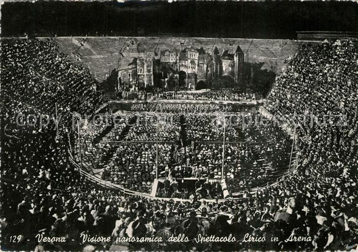 Verona Veneto Visione panoramica dello Spettacolo Lirico in Arena