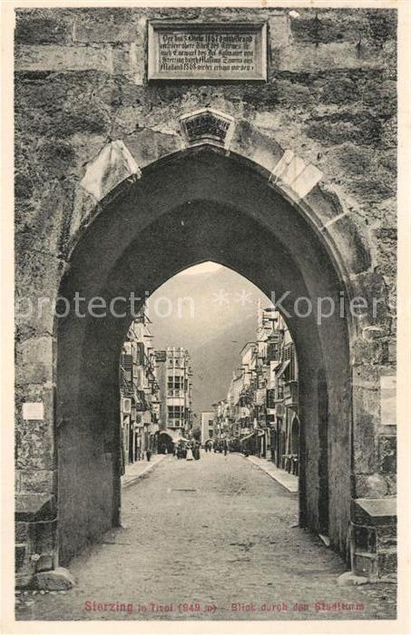 Sterzing Suedtirol Blick durch den Stadtturm
