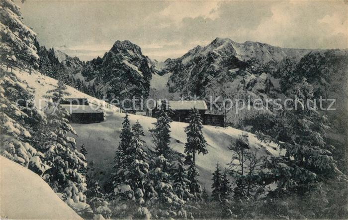 Vorderkaiserfelden Berghuetten Kaisergebirge Winterlandschaft