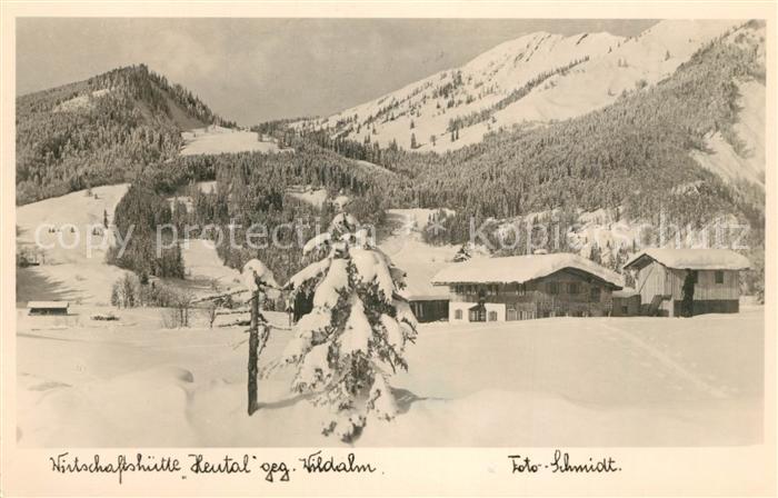 Heutal Unken Wirtschaftshuette gegen Wildalm Winterlandschaft