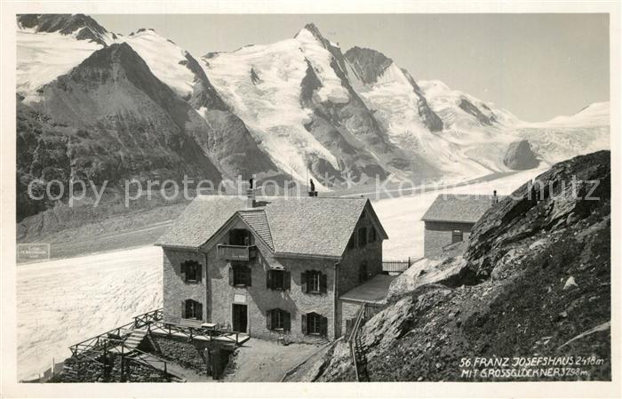 Heiligenblut Kaernten Franz Josef Haus am Pasterzenkees Gletscher Hohe Tauern