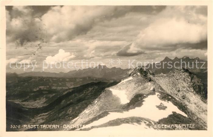 Radstaedter Tauern Gebirgspanorama Dachsteingebirge von der Seekarspitze