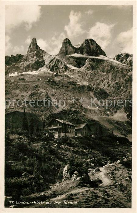 Lindauerhuette mit Drei Tuermen Gebirgspanorama Raetikon Montafon