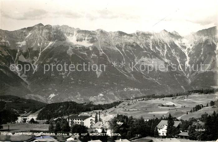 Schoenberg Stubaital Hotel Jaegerhof Blick auf Nordkette