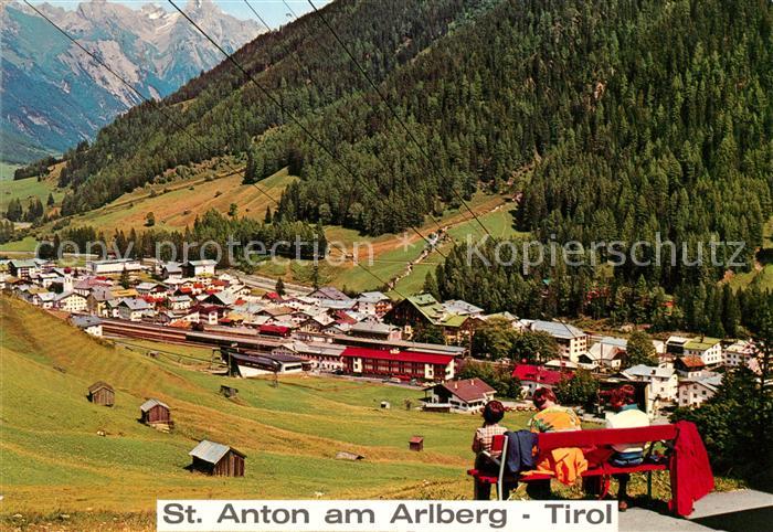 St Anton Arlberg Blick ins Tal im Sommer Wintersportplatz Alpen
