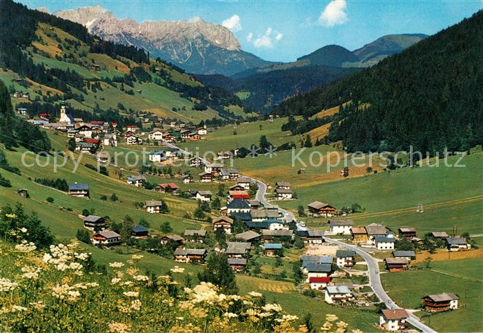 Oberau Tirol Panorama Hochtal Wildschoenau gegen Wilden Kaiser