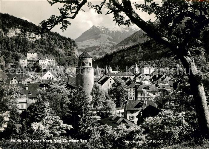 Feldkirch Vorarlberg Stadtbild mit Tuermen gegen Gurtisspitze