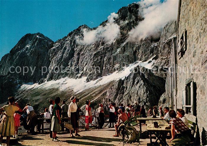 Ramsau Dachstein Steiermark Blick von der Suedwandhuette auf Dachsteinmassiv
