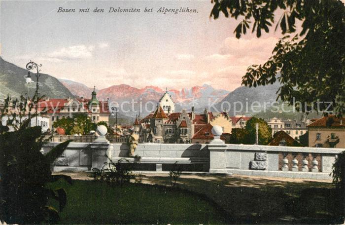 Bozen Suedtirol Dolomiten Alpengluehen